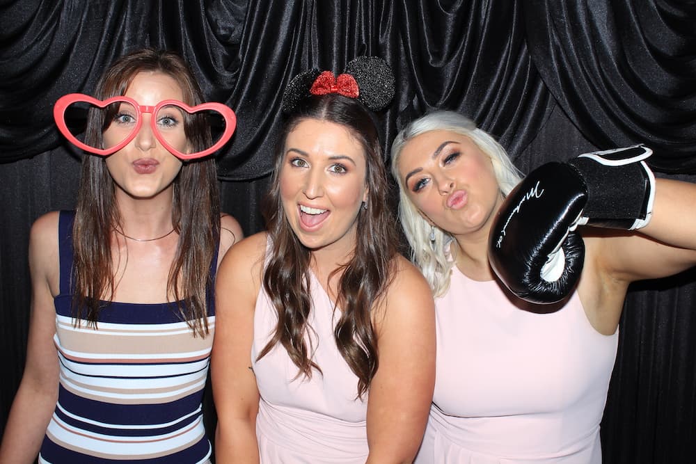 Enclosed Photo Booth - Image 3